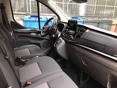 Автомобиль Ford Tourneo Custom 9 мест для аренды во Франции