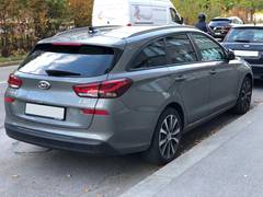 Автомобиль Hyundai i30 Wagon для аренды во Франции