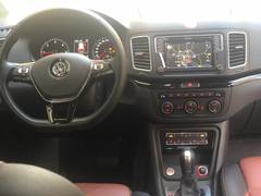 Автомобиль Volkswagen Sharan 4motion для аренды в Лиль